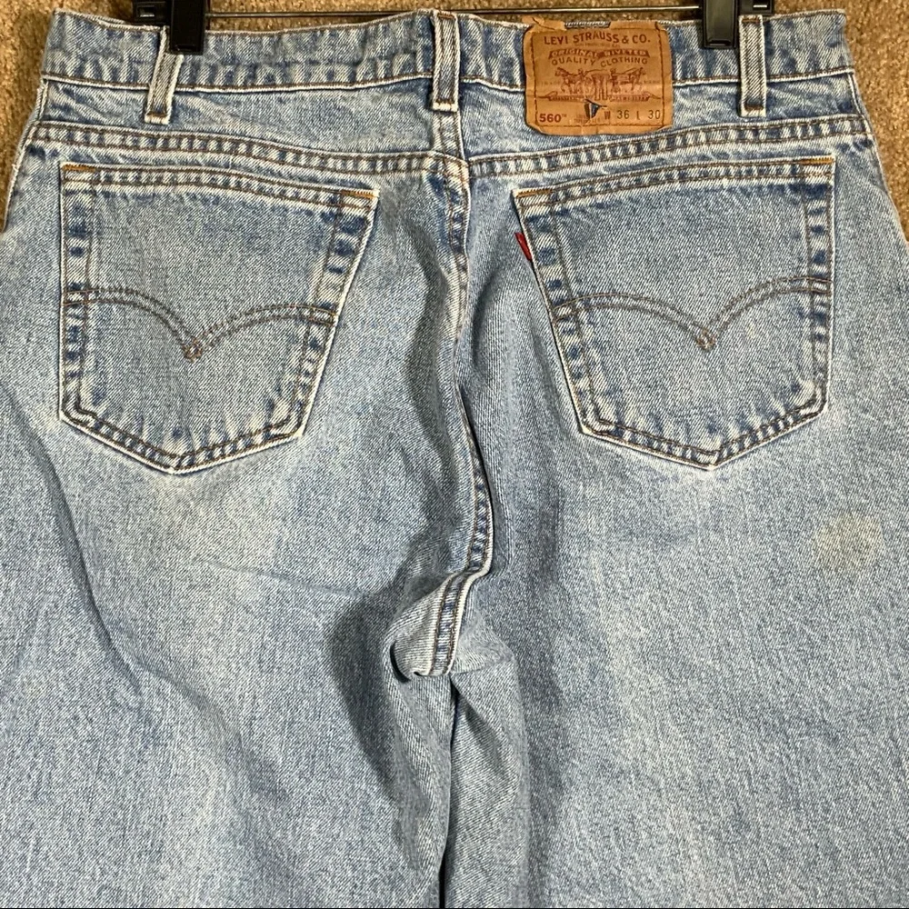 Vintage LEVI’S Mens Jeans Sz 36x30 Loose Tapered Leg 560 Blue Jeans USA Made Red - Picture 6 of 7